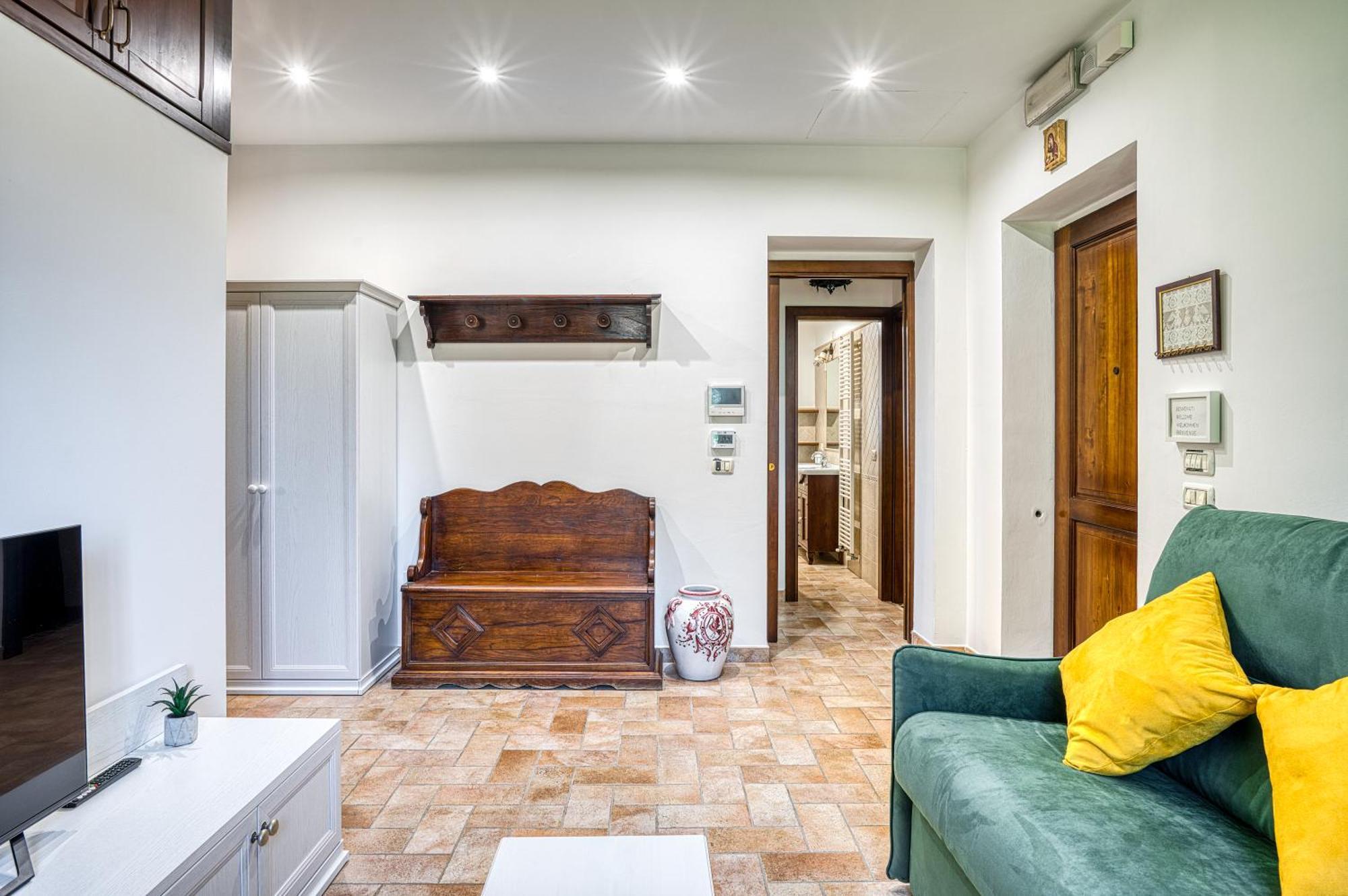 Charming With Garden & Stunning Views Of