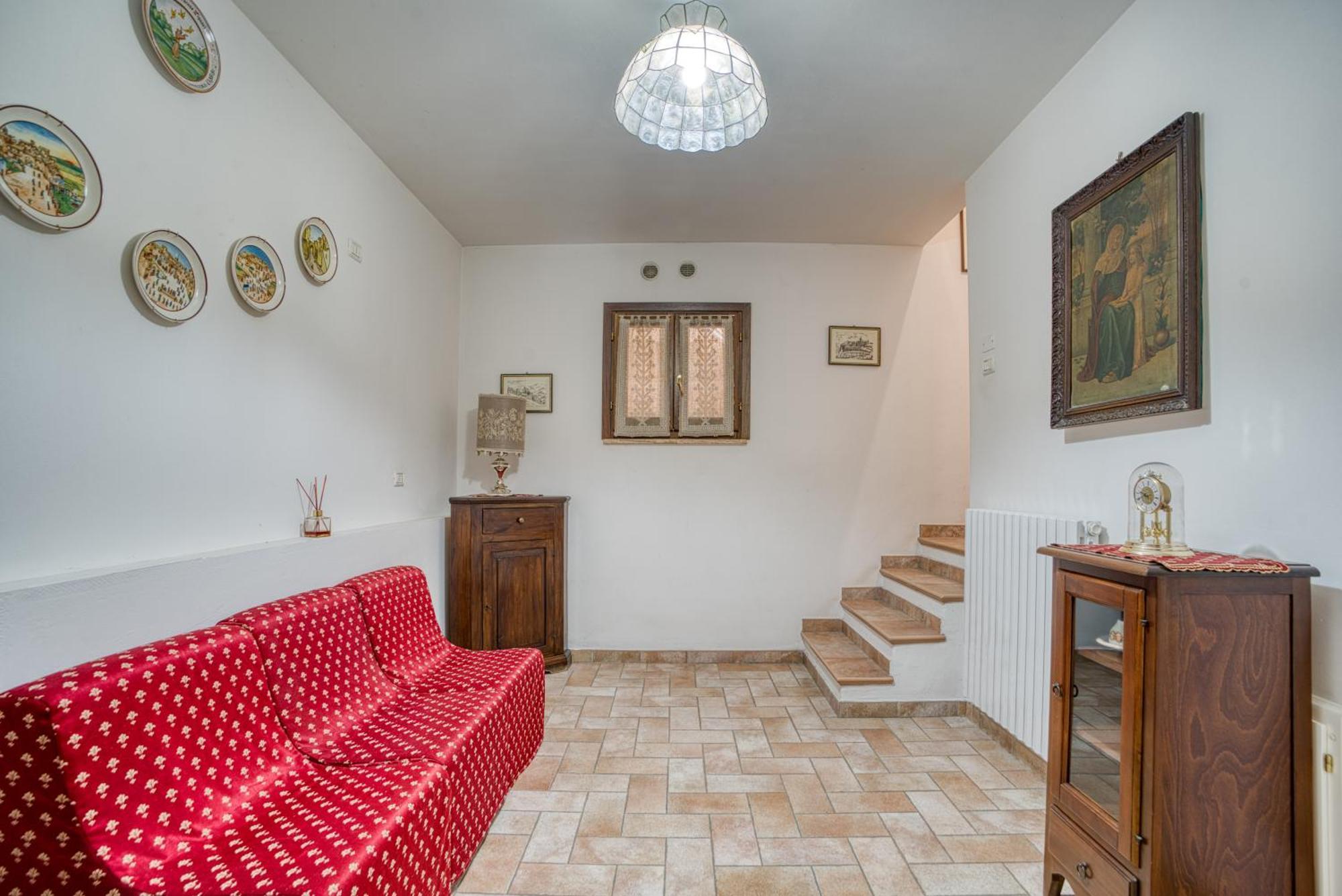 Charming With Garden & Stunning Views Of