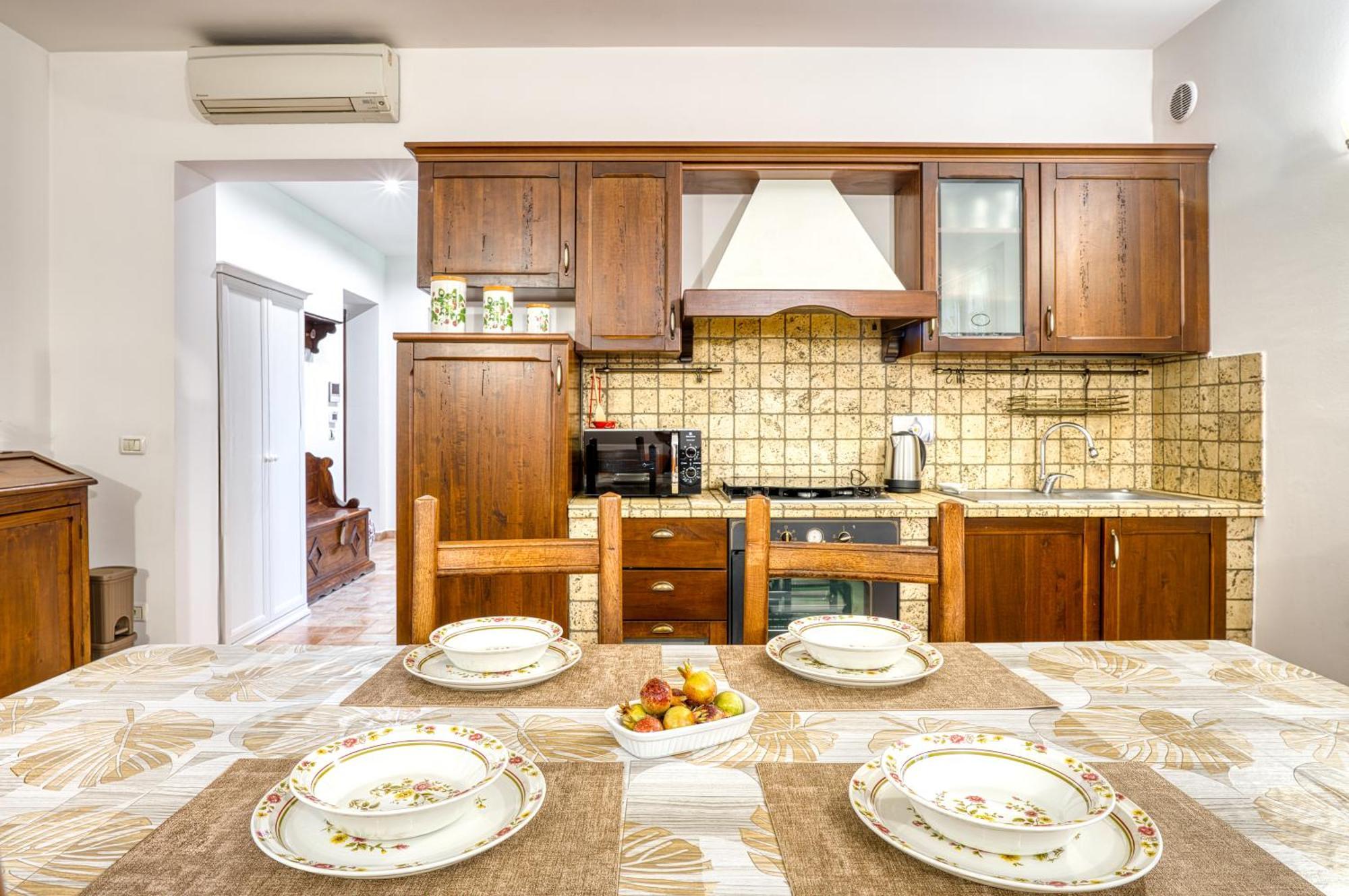 Charming With Garden & Stunning Views Of Holiday home *