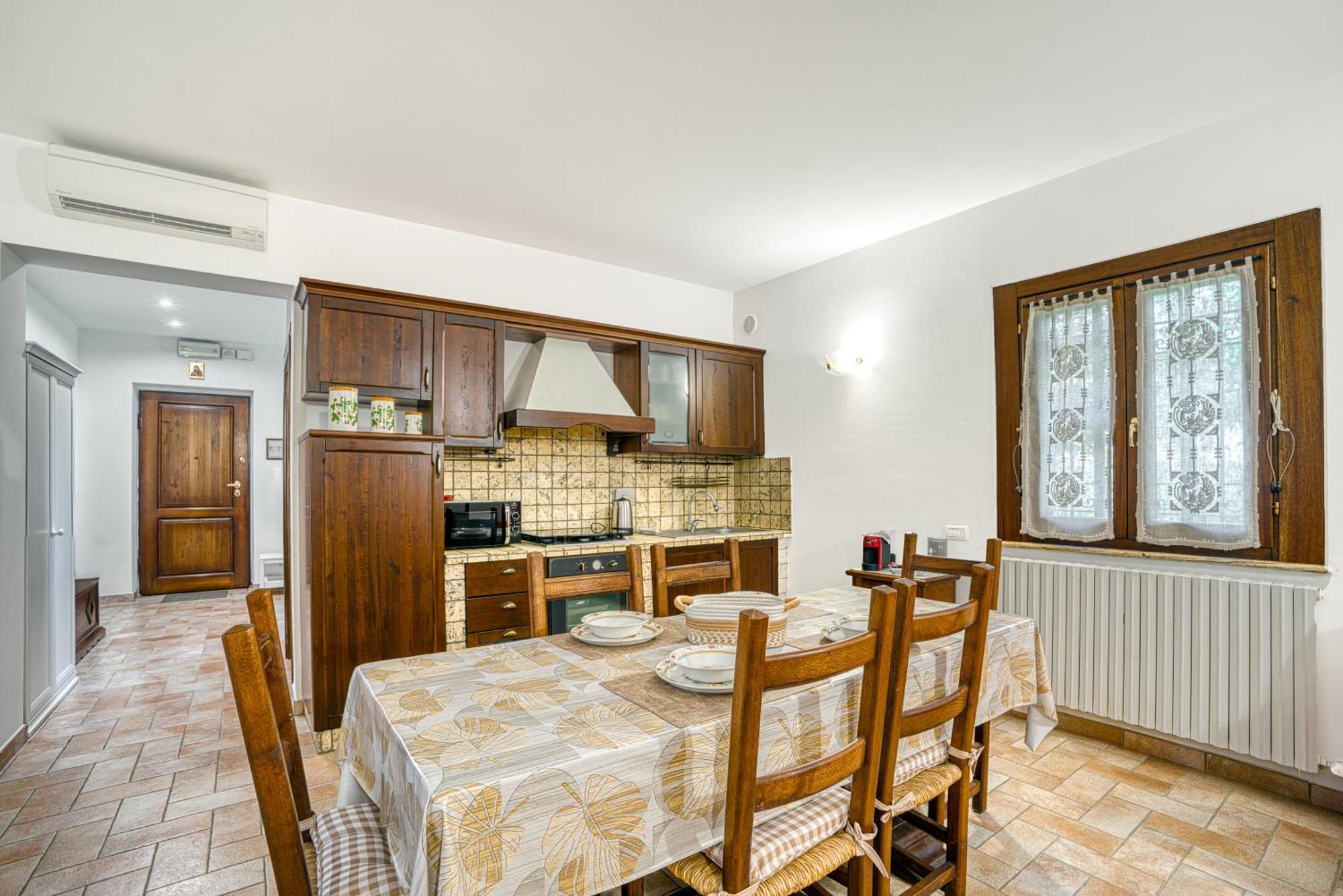 Charming With Garden & Stunning Views Of