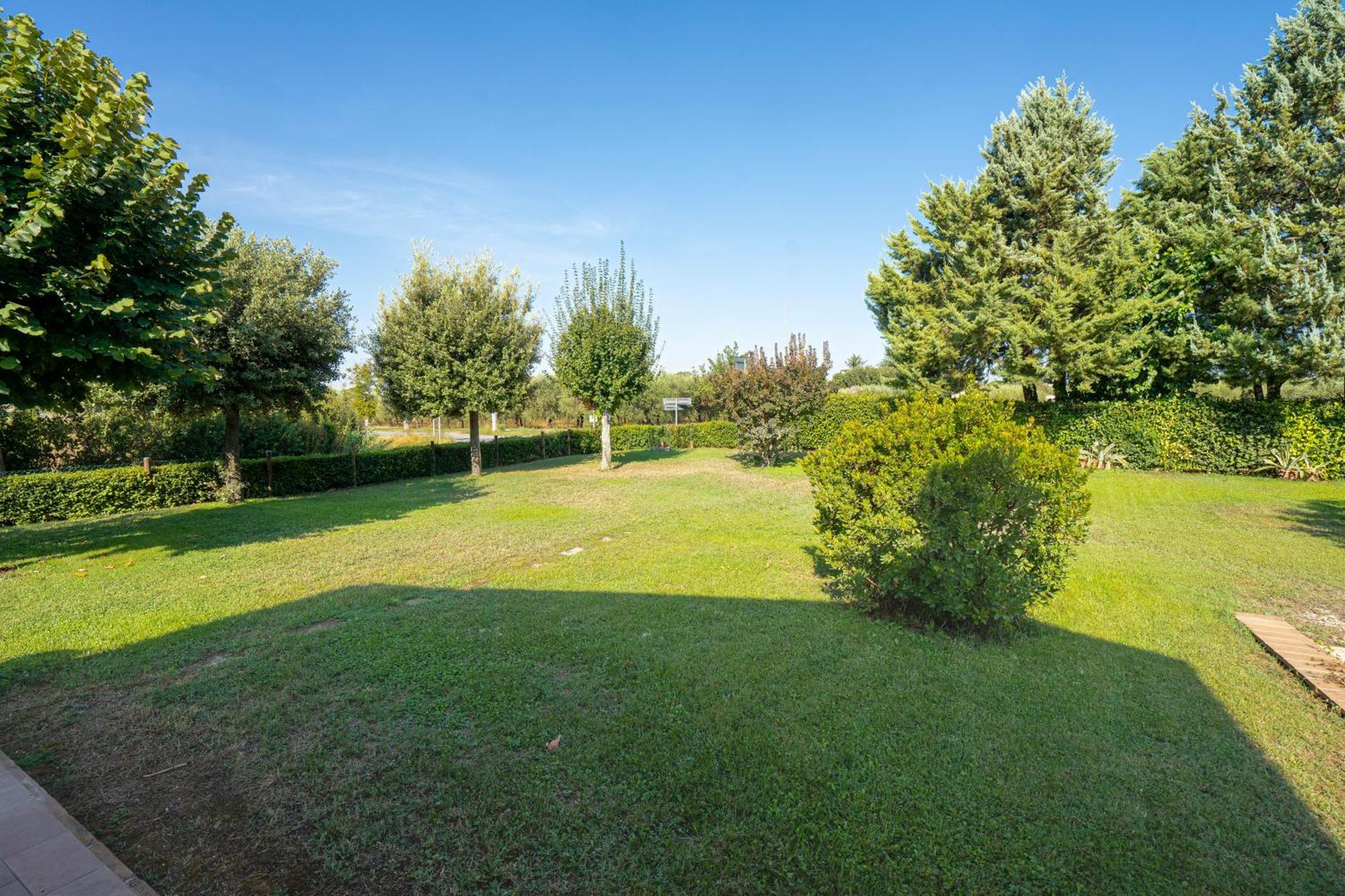 Charming With Garden & Stunning Views Of Holiday home
