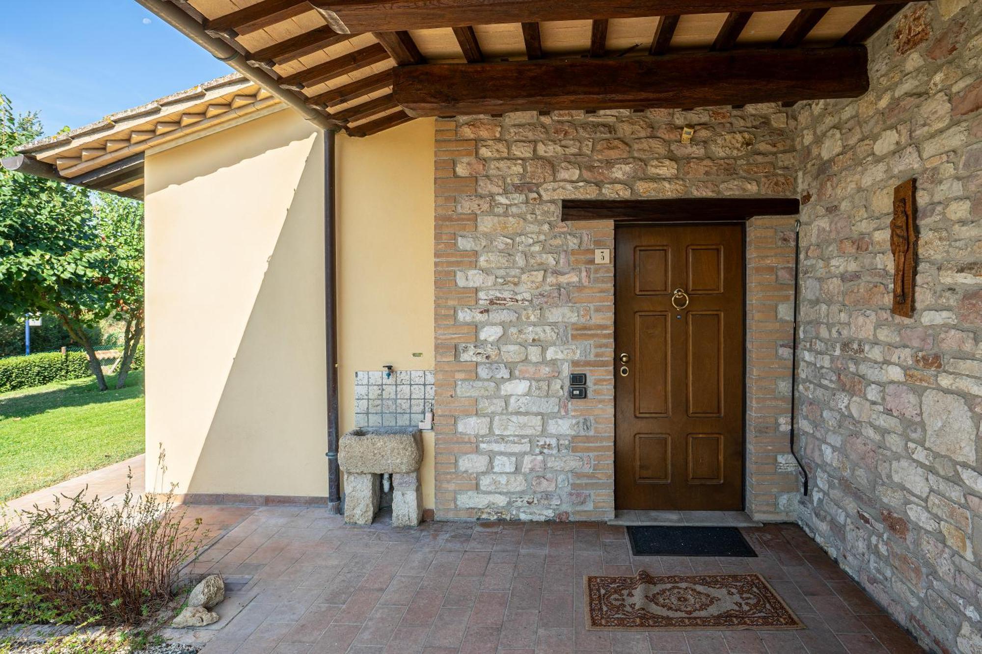 Charming With Garden & Stunning Views Of Holiday home *