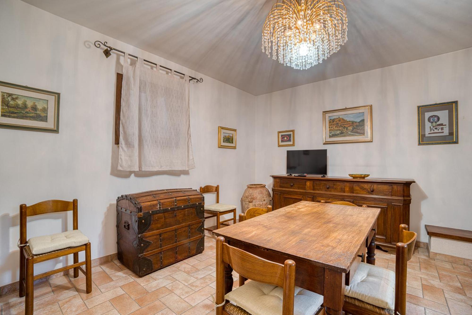 Charming With Garden & Stunning Views Of Holiday home *